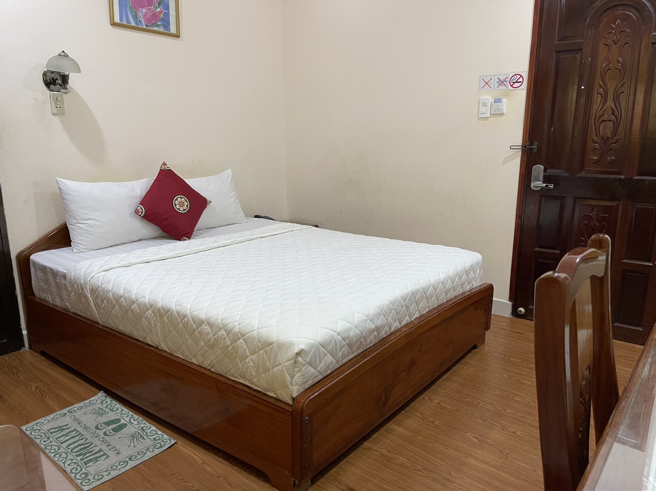 PHÒNG 1 GIƯỜNG 1,6m. 1-2 người. Free 2 chai nước.