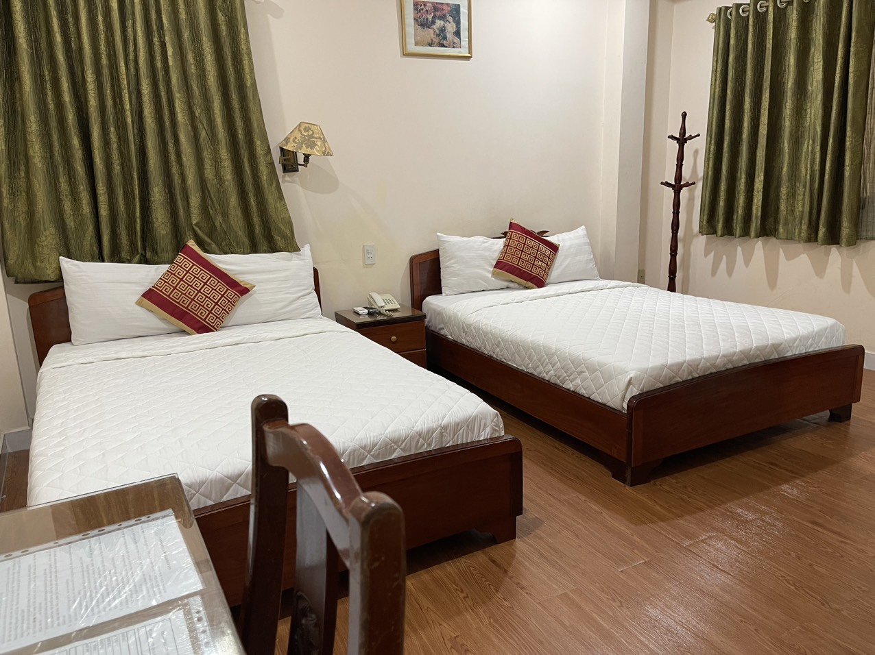 PHÒNG 2 GIƯỜNG 1,6m.  2 người. Free 2 chai nước.